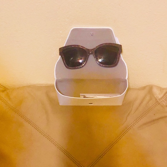 MICHAEL KORS SUNGLASSES - Picture 8 of 8